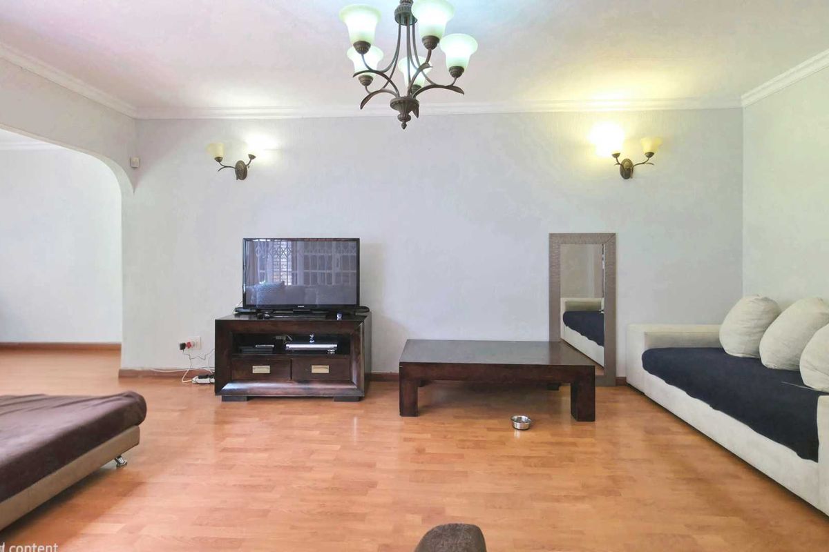 Spacious, Location Perfect, 3 Bedroom Sandton Townhouse with Private Garden - Photo 4
