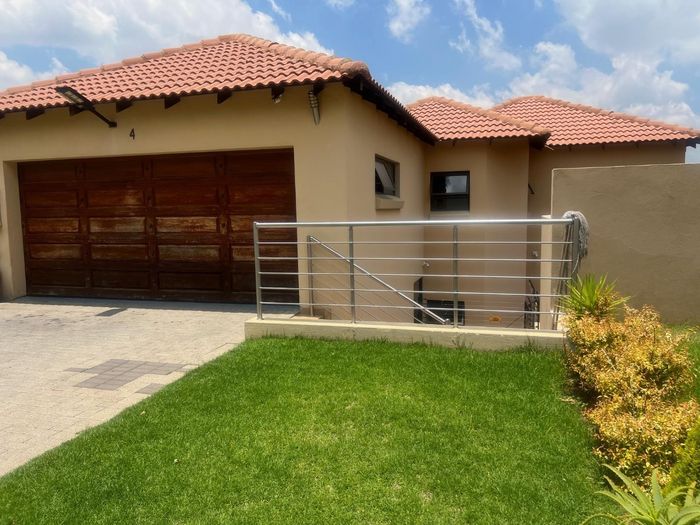 Property #2499191, House For Sale in South Crest