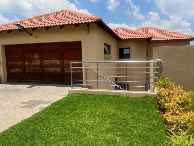 House For Sale in South Crest, Alberton - Photo 1