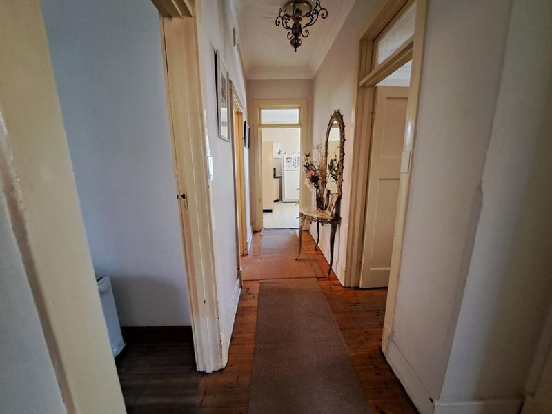 Bright & Inviting Family Home with Ample Space for All - Photo 8