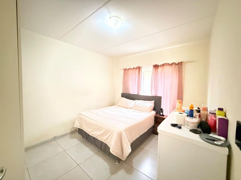 Charming 2-Bedroom Apartment in Prime Location - Photo 7