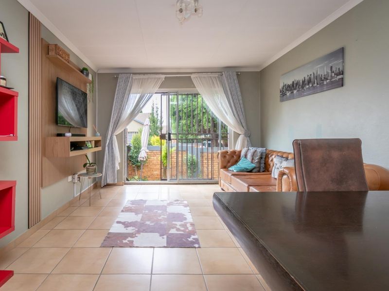 3 Bed 2 Bath Simplex To Let in Honeydew Manor Available 1 June 2026 - Photo 8