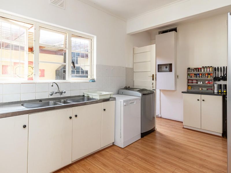 In the heart of Fish Hoek, we find a charming character-filled home - Photo 9