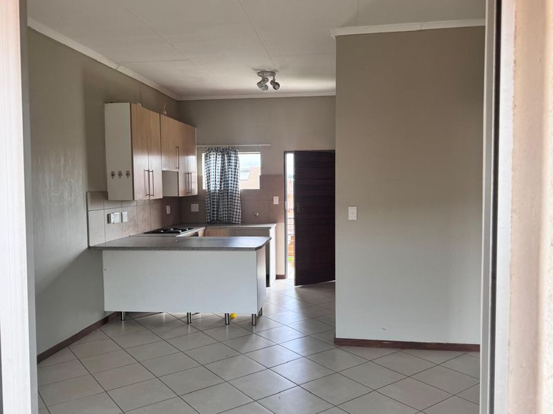 Don't Delay viewing your new home ! - Photo 4