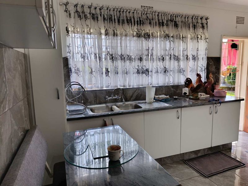 Immaculate Family Home for Sale- Northmead - Photo 7