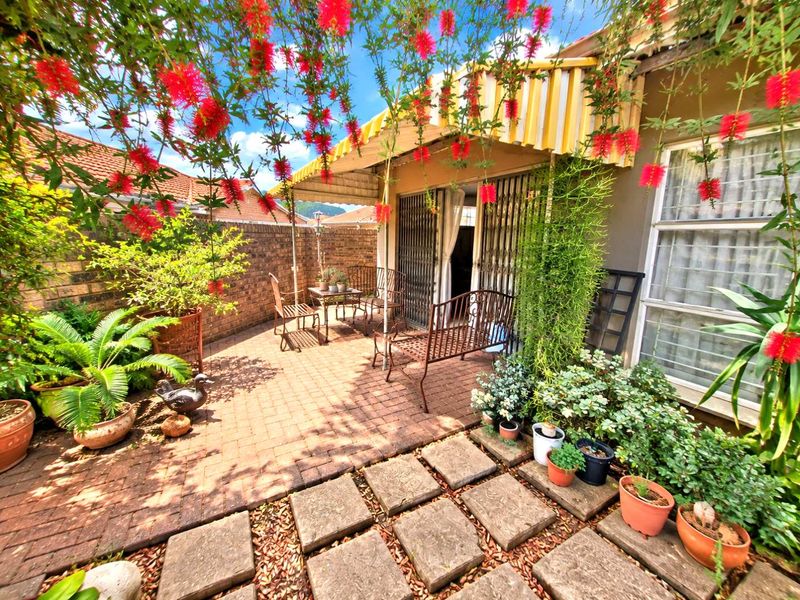 A Warm Welcome, A Private Garden & A Place to Call Home - Exclusive Mandate - Photo 2