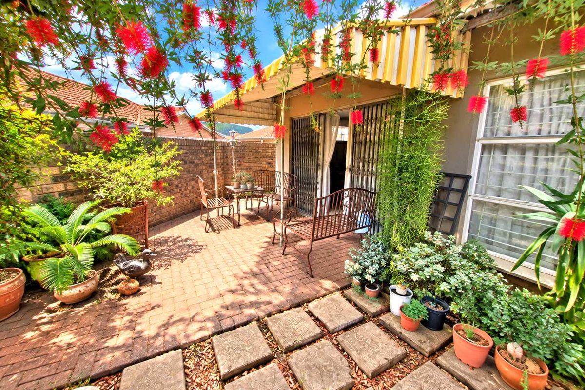 A Warm Welcome, A Private Garden & A Place to Call Home - Exclusive Mandate - Photo 2
