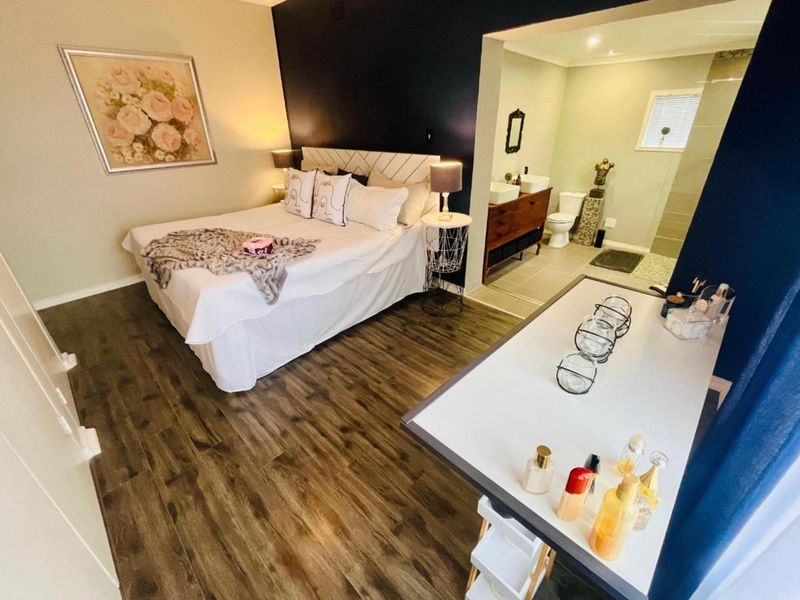 Your Dream 3 Bedroom Home In South Crest Awaits-Move In, Unpack, Enjoy. - Photo 8