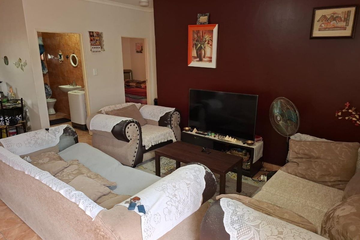 Below Valuation! Secure Your 2-Bedroom Apartment in Veddersdal Today - Photo 4
