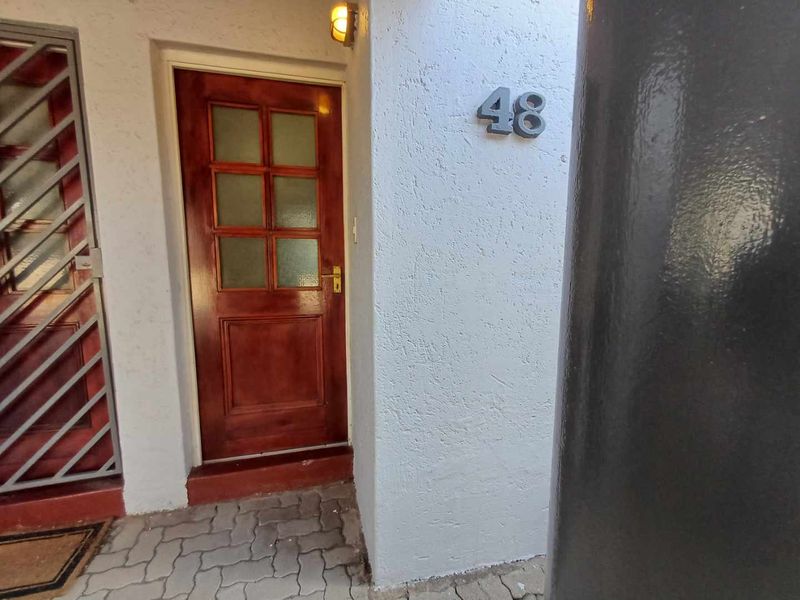 Luxury Bachelor Apartment in Prime Morningside Location - Photo 1