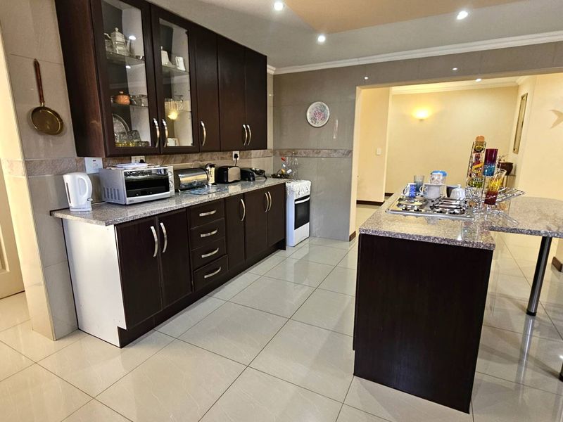 Modern 3 Bedroom Family Home in La Camargue Country Estate - Photo 10