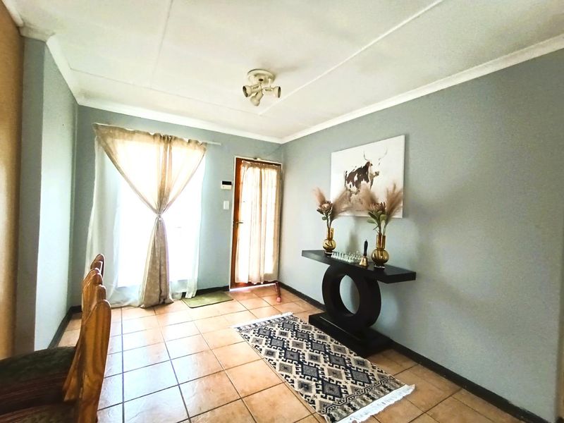 Spacious Townhouse Near Top Schools & UFS - Photo 3
