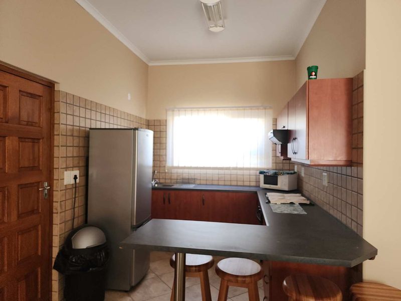 Exceptional beachfront house in Henties Bay, with unlimited and the most beautiful sunsets included in the price!!! - Photo 9