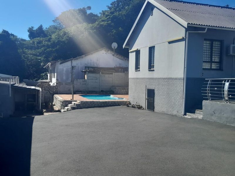 5 Bedroom House for sale in Bluff - Photo 4