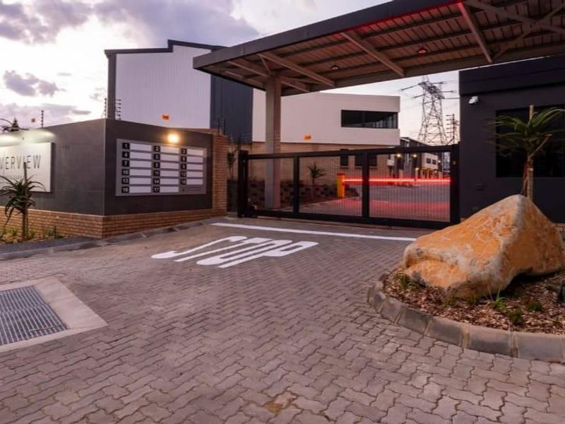 558m2 Samrand Warehouse To Let - Photo 3