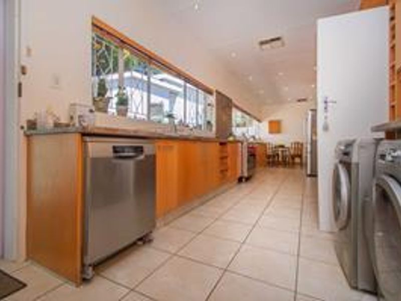 Spacious family haven in Noordhewuel. - Photo 5