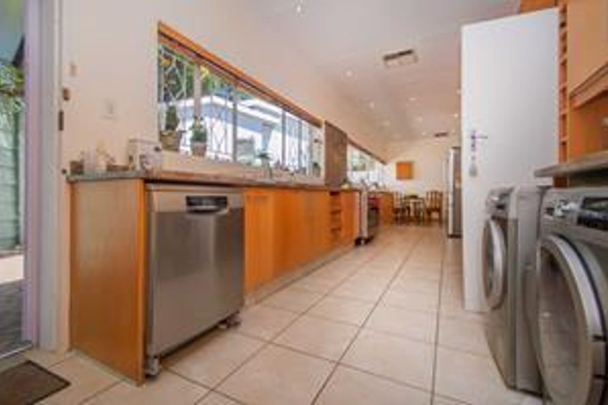 Spacious family haven in Noordhewuel. - Photo 5