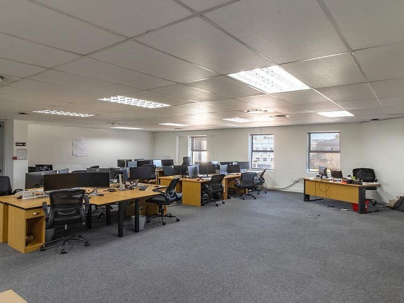 Premium, Future-Ready Office Space Designed to Elevate Your Business in Century City - Photo 9