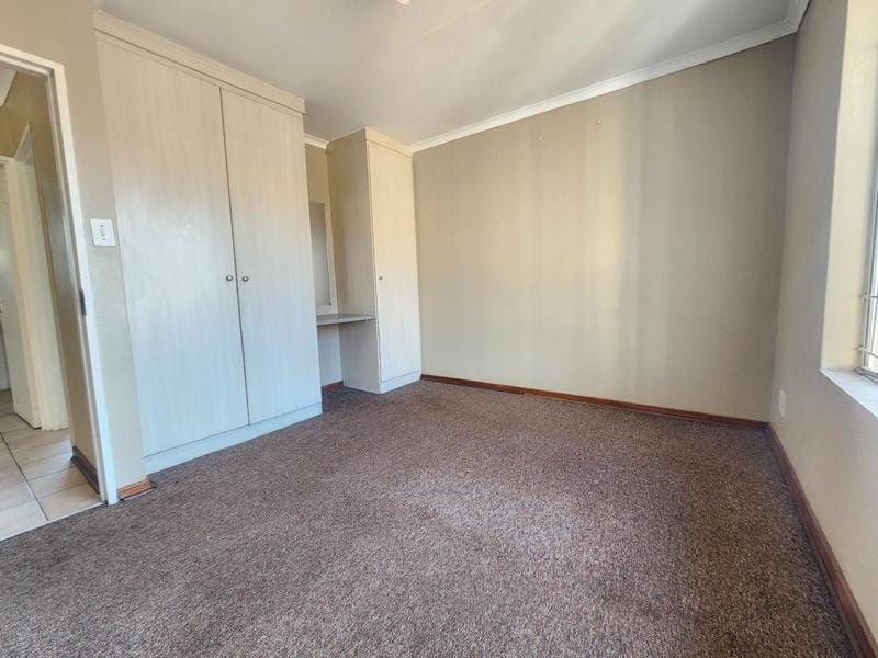 2 Bedroom Townhouse for Sale in New Redruth - Photo 7