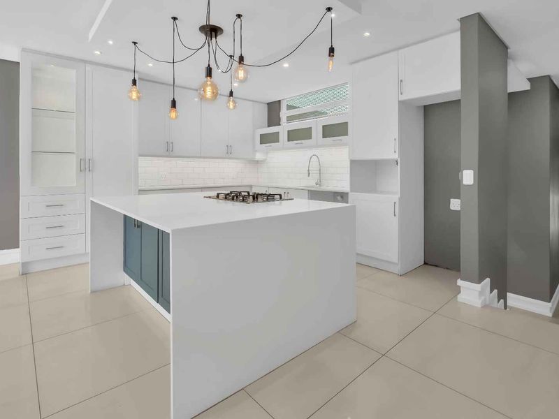 2.5 BEDROOM TOWNHOUSE FOR SALE IN BRYANSTON - Photo 3