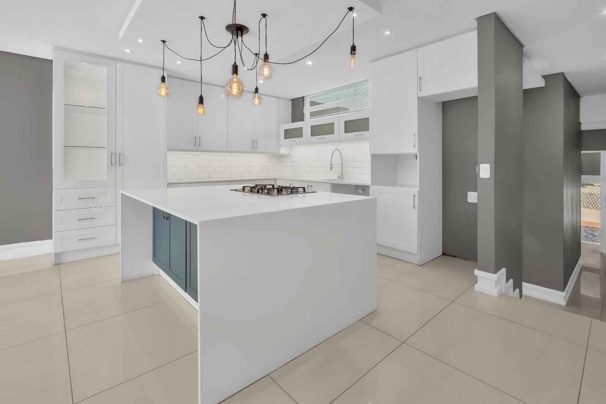 2.5 BEDROOM TOWNHOUSE FOR SALE IN BRYANSTON - Photo 3