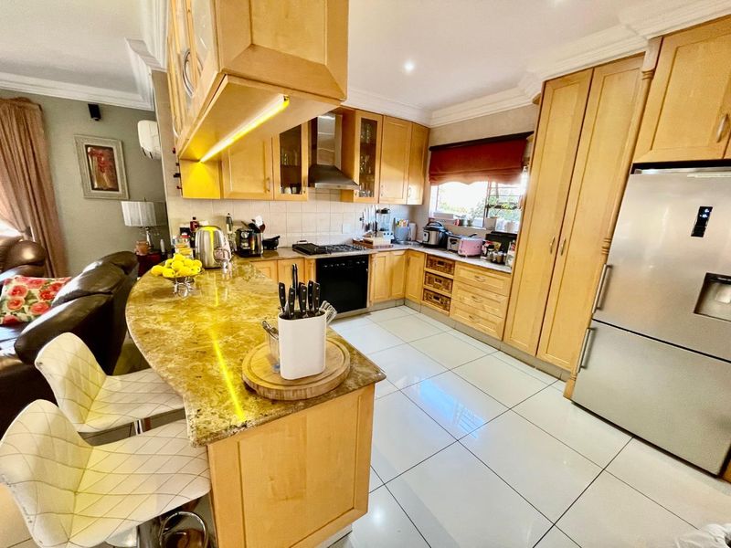 Elegant 3-Bedroom Cluster in Secure Bartlett Estate - Photo 9