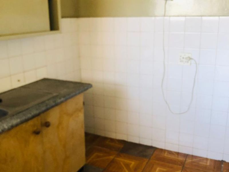 Explore Ideal Living: Security & Convenience Combined! - Photo 4