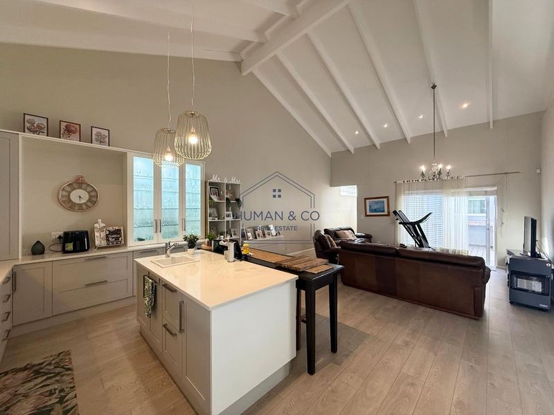 Modern and elegant 3-bedroom Home in Meersig - Photo 3