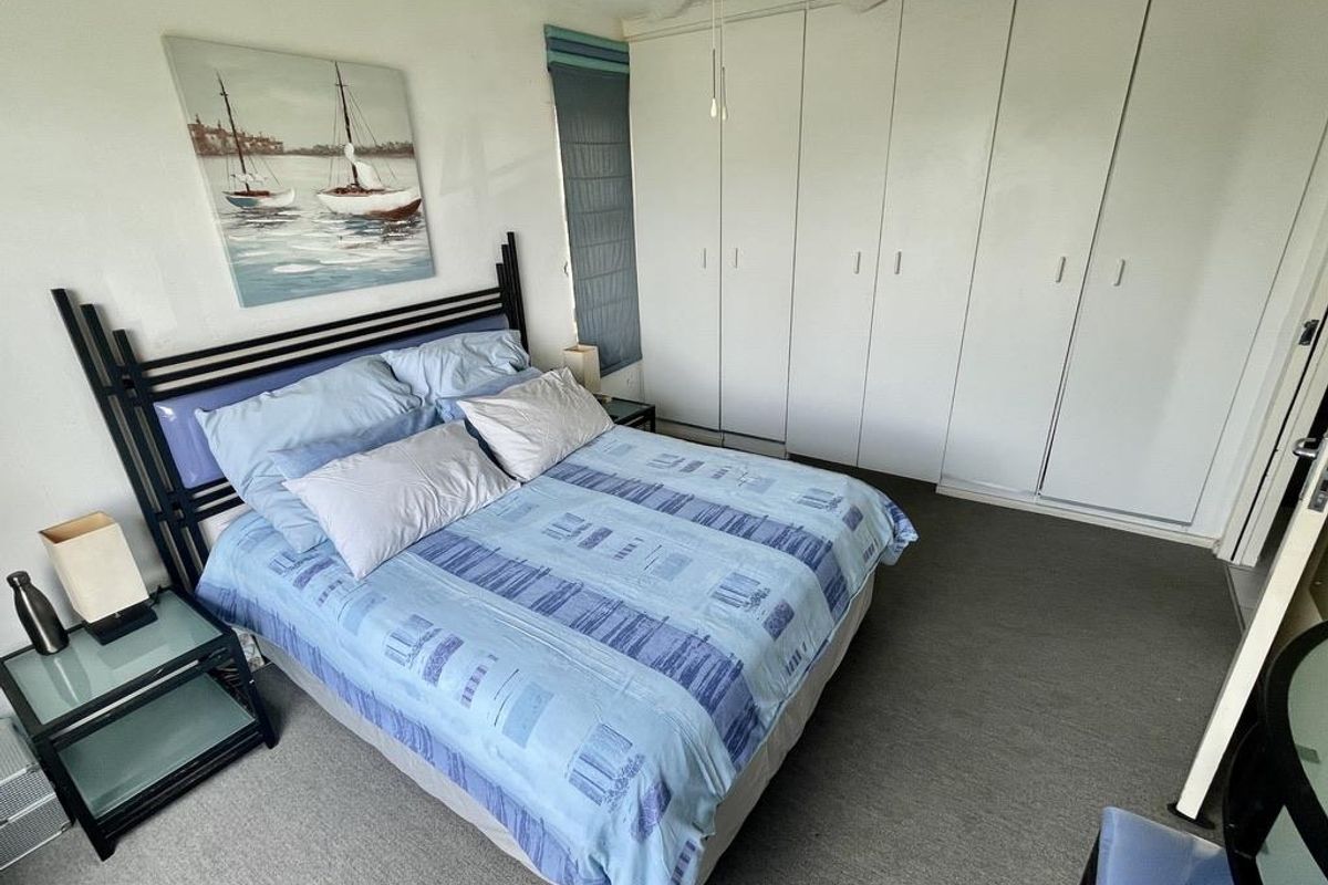 Hendra - Luxurious 3-Bedroom Apartment in The Shades, Umhlanga Rocks For Sale - Photo 3