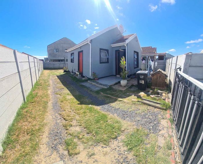 Property #2346883, House Pending Sale in Broadlands Village