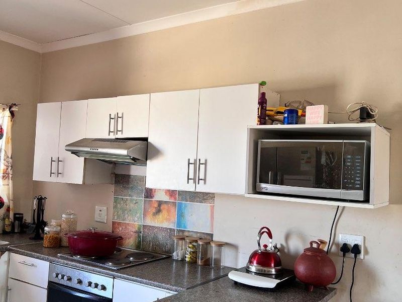 2-Bed Apartment in Havana — Just Reduced to N$550,000 (All Costs Included). - Photo 3