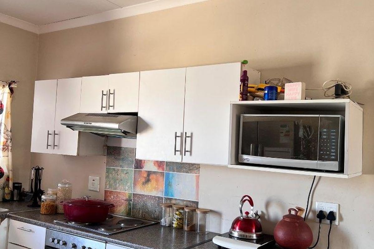 2-Bed Apartment in Havana — Just Reduced to N$550,000 (All Costs Included). - Photo 3