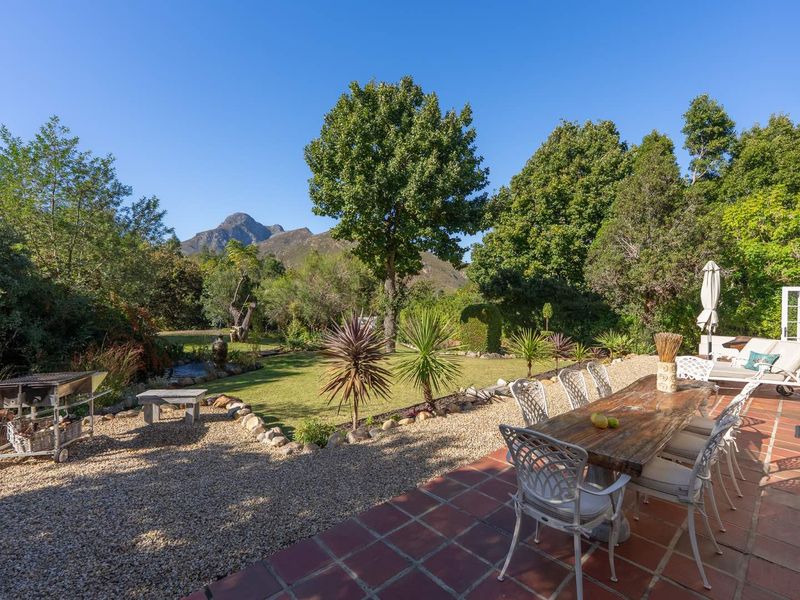 Escape the Ordinary - Photo 8