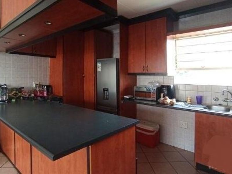 DIE HOEWES - 3 BEDROOM APARTMENT - Photo 2