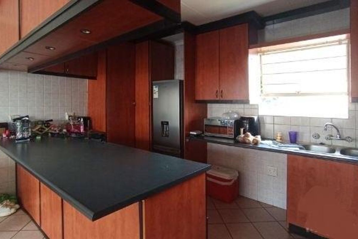 DIE HOEWES - 3 BEDROOM APARTMENT - Photo 2