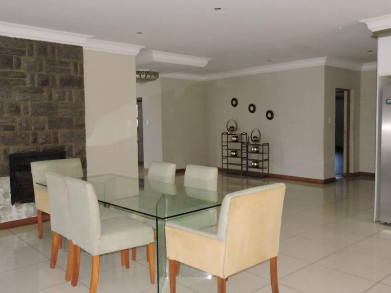 Modern 5 - Bedroom Home with 2 Flatlets in Savannah Country Estate - Photo 5