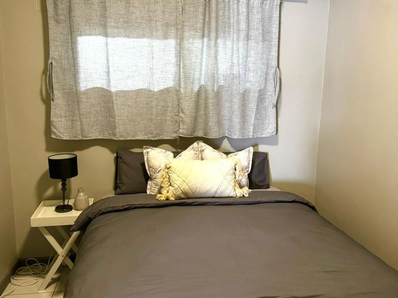 Merensky Tower- CBD Fully furnished 2bedroom flat, open plan kitchen, bathroom, balcony - Photo 7