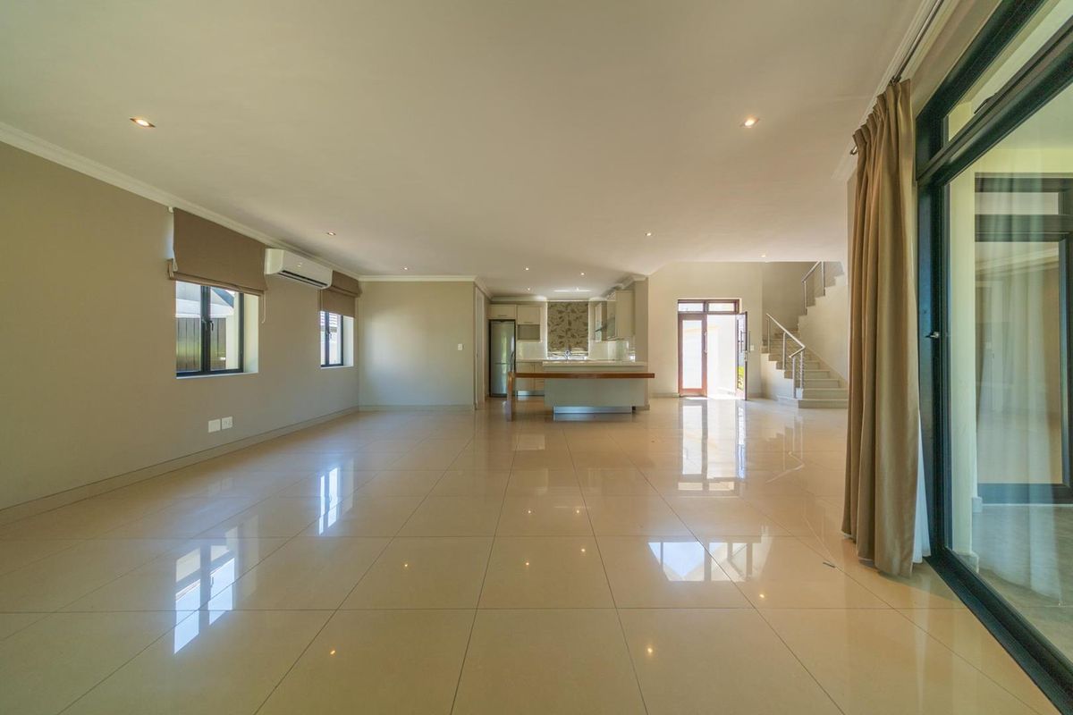 Golf-Front Luxury Living on the 10th Fairway | Pearl Valley Golf Estate - Photo 3