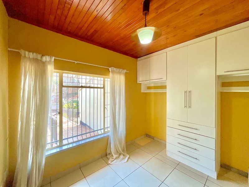 **7-Bedroom, 3-Level Home: Perfect for Dual Family Living or Commune Potential** - Photo 10