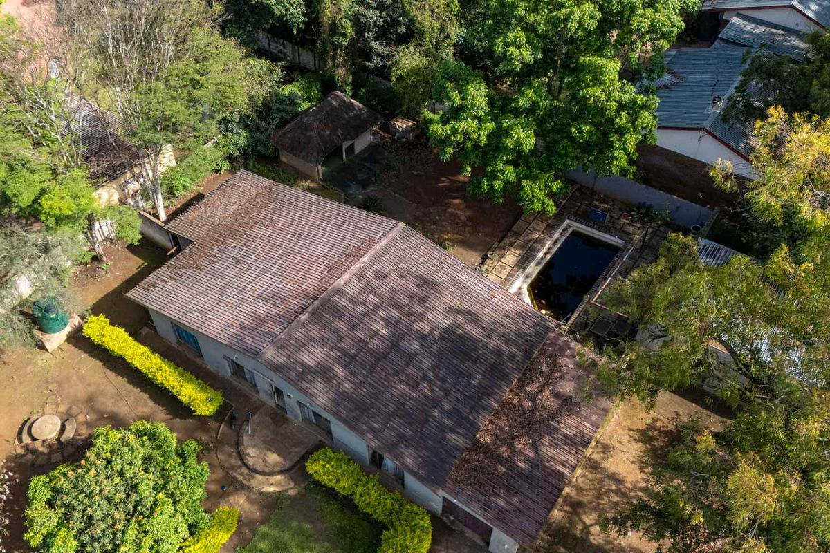 Spacious Three-Bedroom Gem with Ample Parking in Louis Trichardt - Photo 2