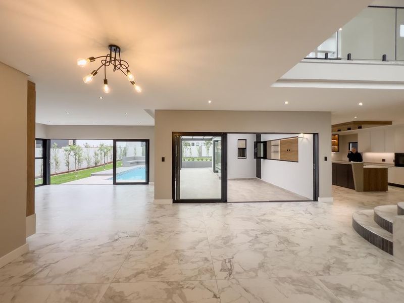 Cinema, Boma, Pool & Endless Luxury Living - Photo 8