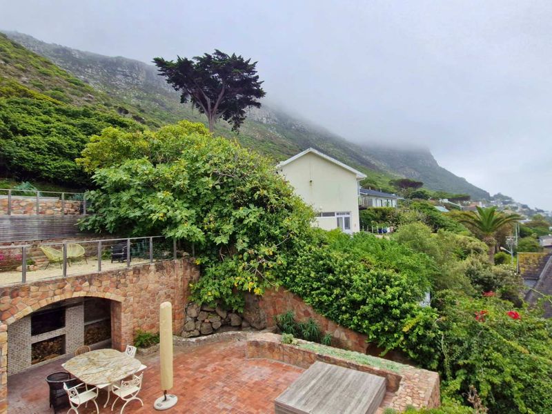 4-Bed Hillside Home with Natural Pool and Endless Ocean Views - Photo 2