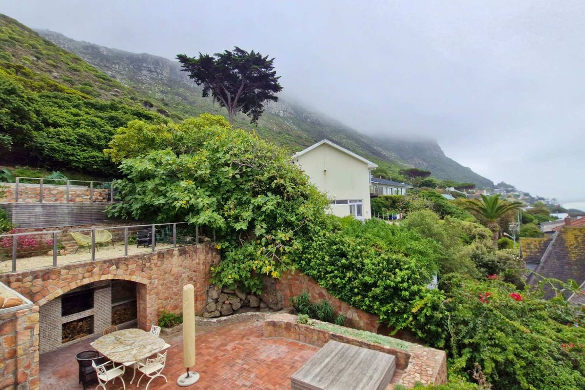 4-Bed Hillside Home with Natural Pool and Endless Ocean Views - Photo 2