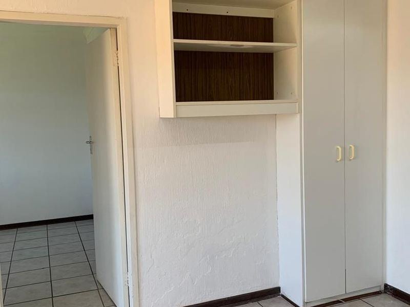 ** Welcome to your new home ** - Photo 10