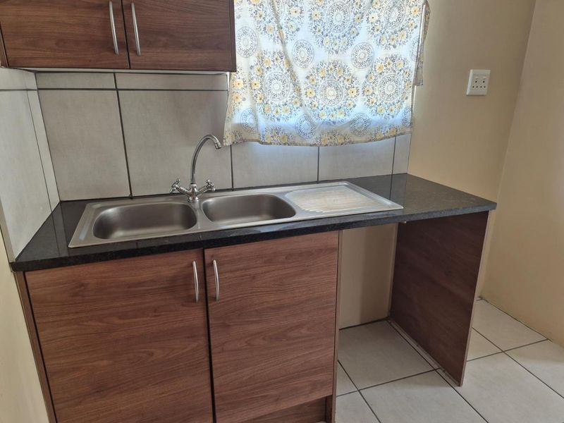 Riverside View - R 875 000 Neat Family Home - Photo 8