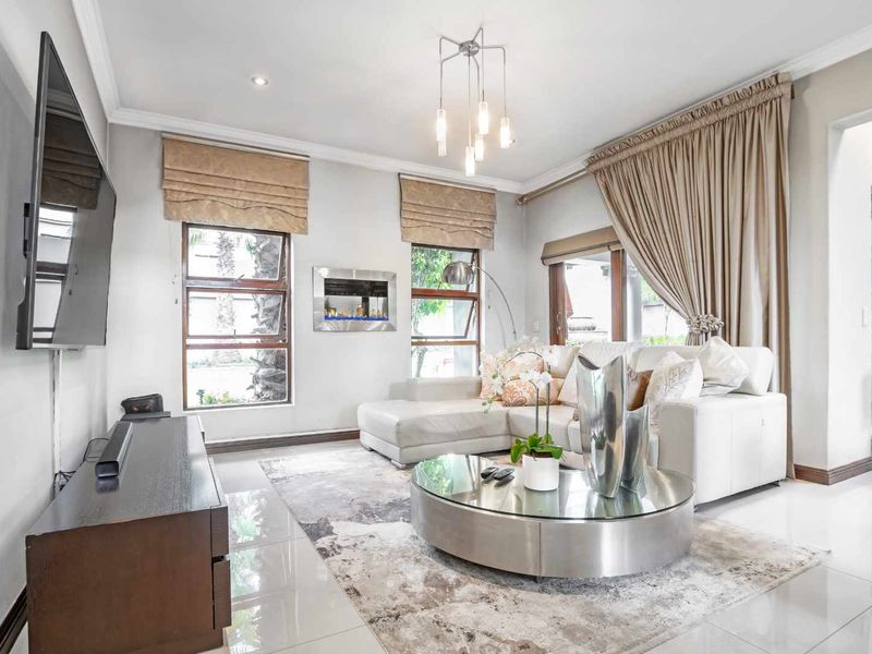 MODERN FURNISHED HOME - Photo 4