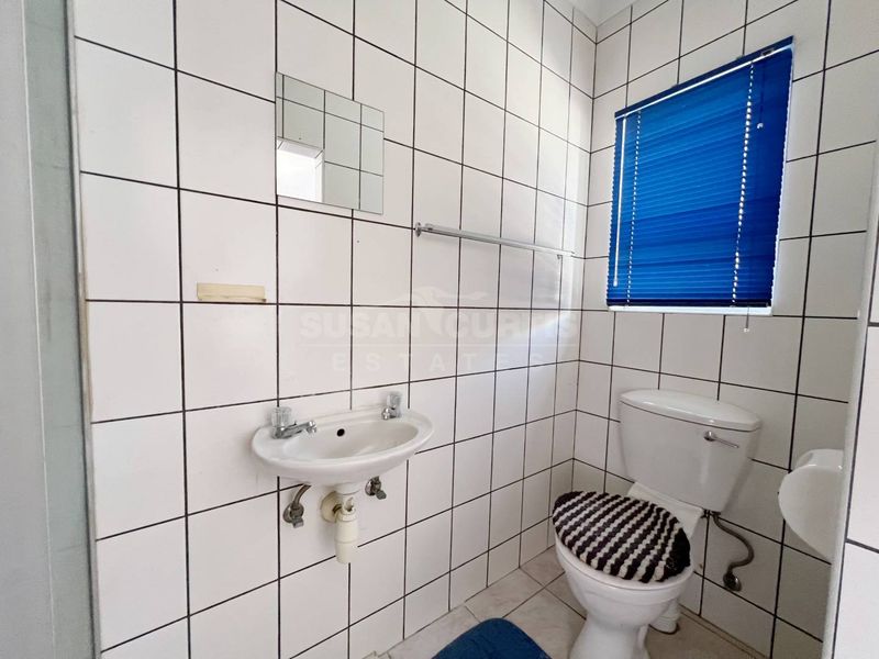 Charming Holiday Cottage – Perfect Airbnb Investment or Vacation Home - Photo 3