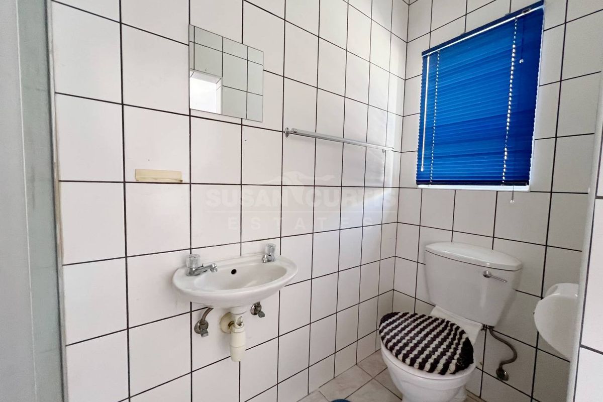 Charming Holiday Cottage – Perfect Airbnb Investment or Vacation Home - Photo 3