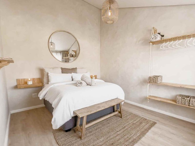 Invest in Swakopmund: Fully Furnished 2-Bed Apartment with High ROI - Photo 9
