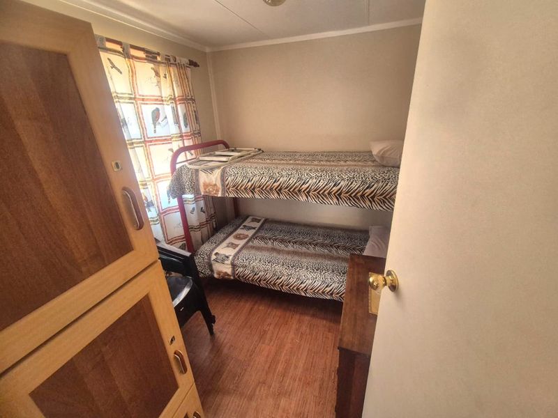 Fully Furnished Timber house - Photo 8